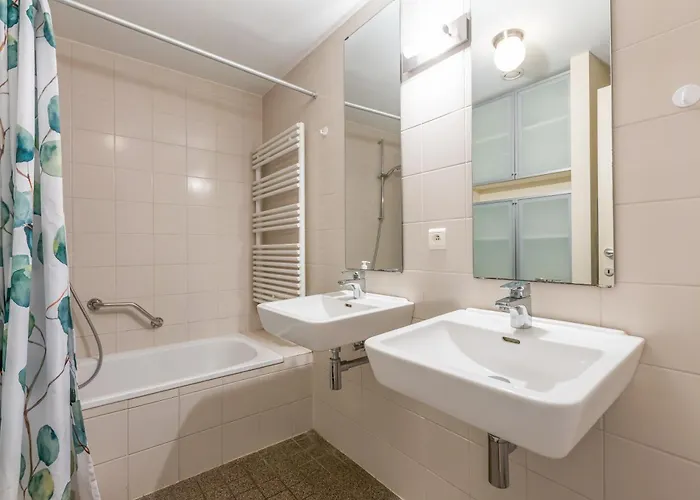 Lecomte - New Helmond 219 Oostende